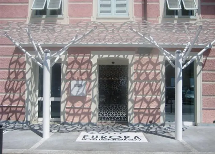 Europa Design 1877 Hotell 4*